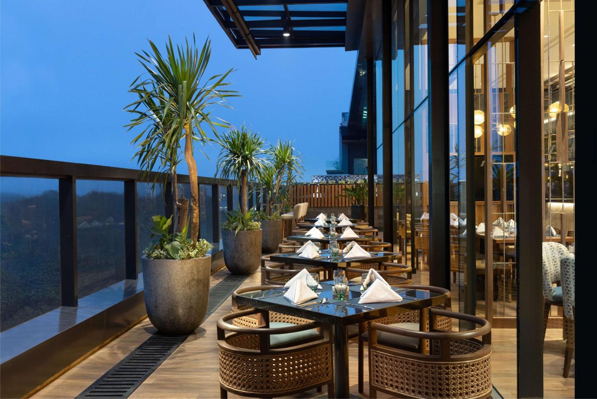 Doubletree By Hilton Jakarta Bintaro Jaya 설퐁 외부 사진