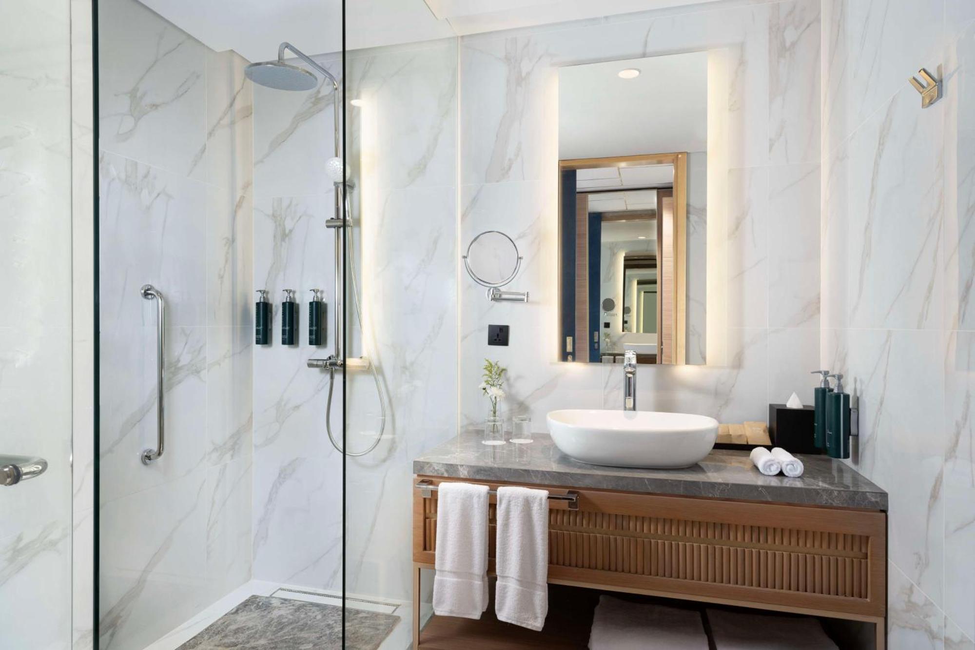 Doubletree By Hilton Jakarta Bintaro Jaya 설퐁 외부 사진