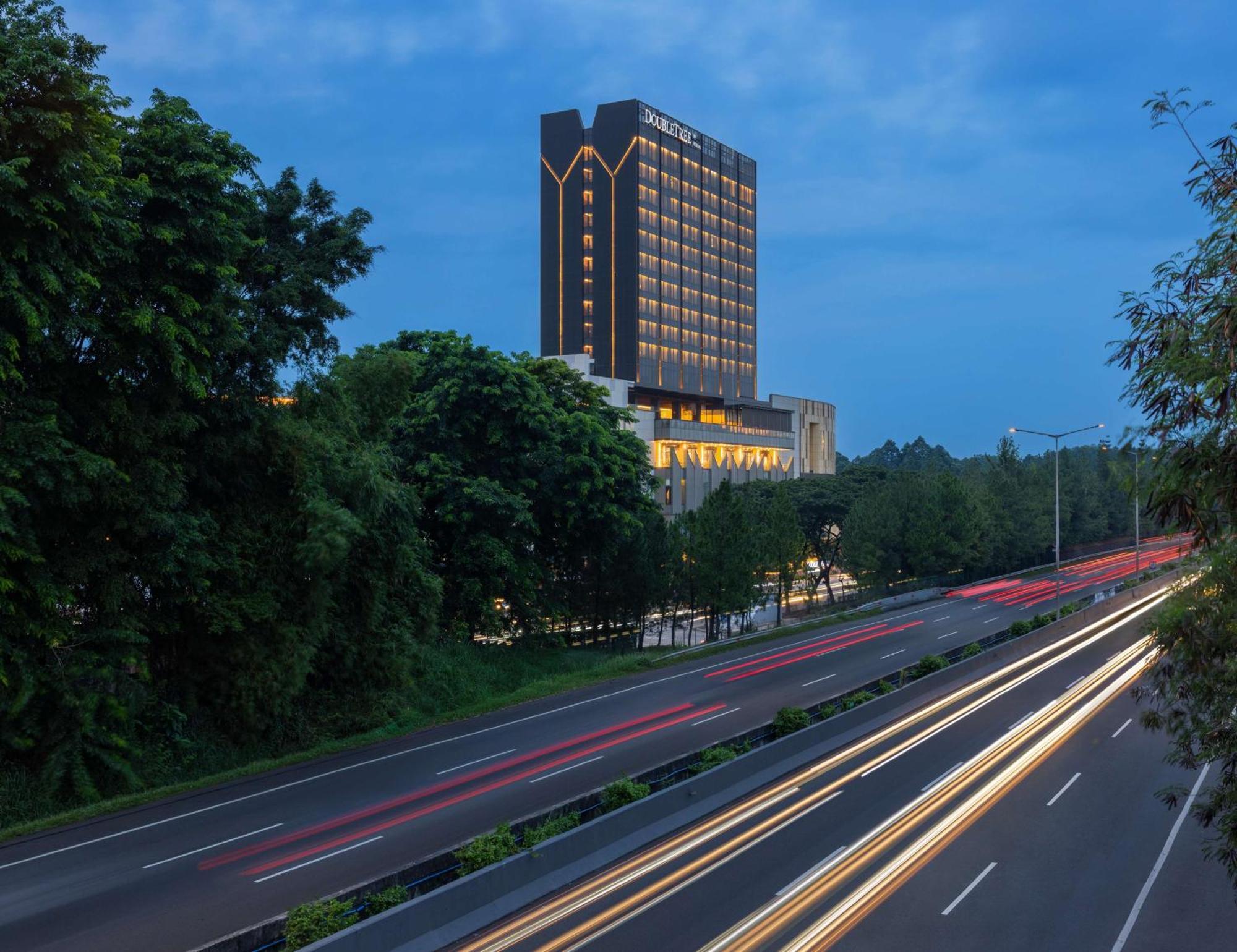 Doubletree By Hilton Jakarta Bintaro Jaya 설퐁 외부 사진